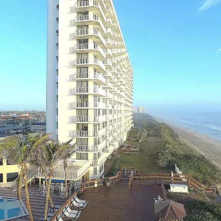 Radisson Suite Hotel Oceanfront