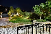 House with an Amazing View Hotels near Rafina port
