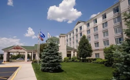 Hilton Garden Inn Chicago/Oakbrook Terrace Отели рядом с достопримечательностью «Drury Lane»