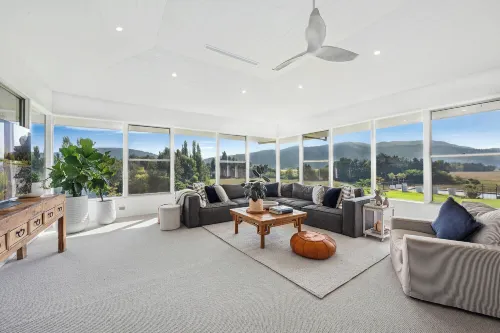 Stay in Mudgee the Grove, the Church, and Premium Private Homestead - مسبح