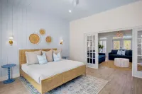 Tropical Breeze Resort Hotels in Siesta Key