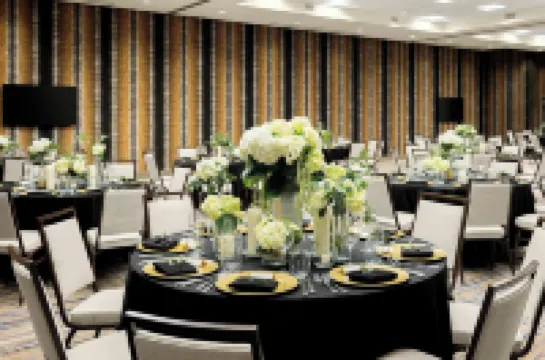 คอร์ทยาร์ดบายแมริออท ดัลลาสดาวน์ทาวน์/เขตรียูเนียน