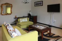 Nomad's Court Lodge