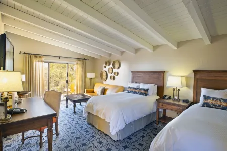 Westward Look Wyndham Grand Resort and Spa Отели рядом с достопримечательностью «Тохоно Чул | Гарденс, Галлерис, энд Бистро»