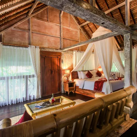 Keramas Sacred River Retreat Resort and Villa Отели рядом с достопримечательностью «Пляж Леби»
