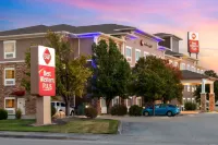 Best Western Plus Butterfield Inn Hotel di 
