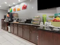 Quality Inn & Suites Hotels near Cincinnati Observatory