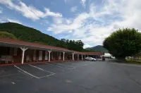 Travelowes Motel - Maggie Valley - Pysäköinti