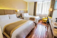 Radisson Hotel Guayaquil Hotels near Monument to Gabriel Garcia Moreno