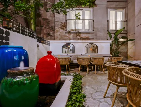 Hotel Amarano Burbank-Hollywood Отели рядом с достопримечательностью «Gordon Biersch Brewery Restaurant»