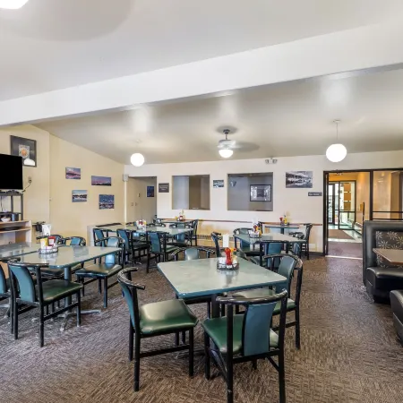 Breeze Inn Hotel