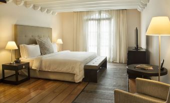 Movich Casa del Alferez