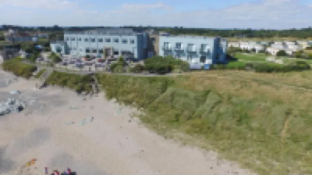 Shoreline Hotel โรงแรมใน