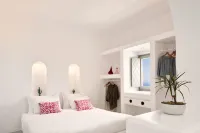 Skyfall Suites - Adults Only