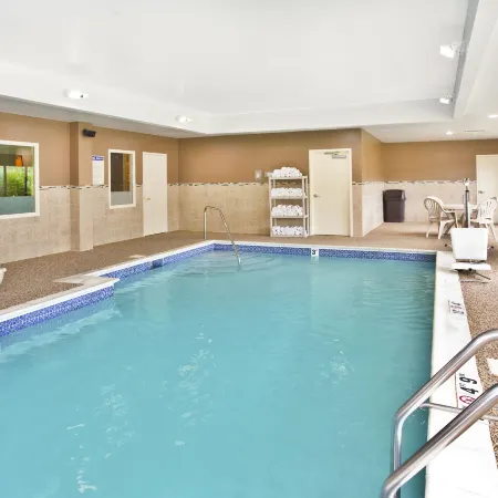 Holiday Inn Express & Suites BRADLEY AIRPORT by IHG