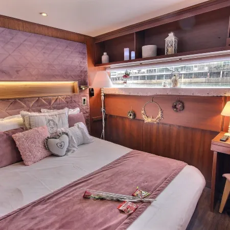 VIP Paris Yacht Hôtel & Spa