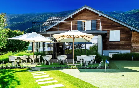 Jiva Hill Resort - Genève Отели в г. Крозе