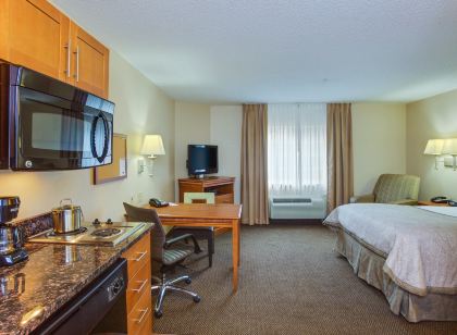 캔들우드 스위트 리치먼드 에어포트