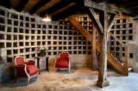 L'Hote Antique - Maison d'Hote- 4 Suites Avec Cuisine Hotels in Bèze
