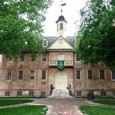 Williamsburg Manor B&B Hotels in Surry