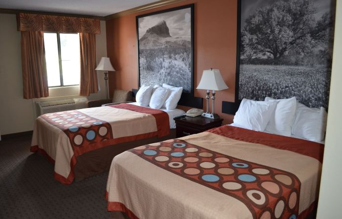 Hill Country Inn and Suite