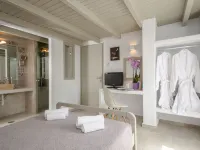 فندق أرغو البوتيكي Hotels near شاطئ بلاكا