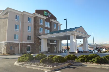 Holiday Inn Express & Suites Golden - Denver Area Отели рядом с достопримечательностью «Маунт Голиат Нэчурал Арея»