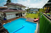 Homestay 5-bedroom villa with pool at Port Dickson