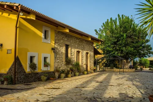 Il Giardino Del Sole Hotels in Carlentini