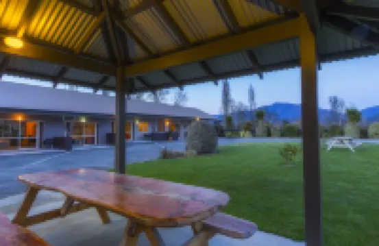 默化汽車旅館 波哈拉酒店