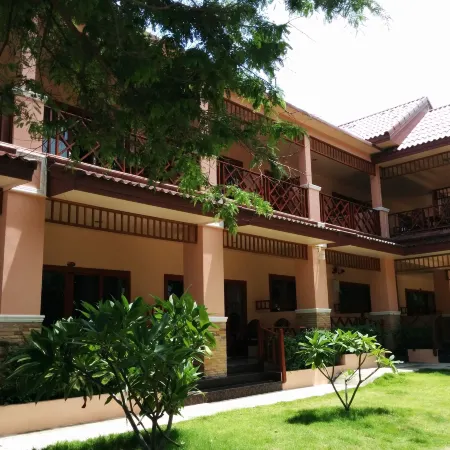 Paradise Bungalows Отели рядом с достопримечательностью «Пляж Хадлела»