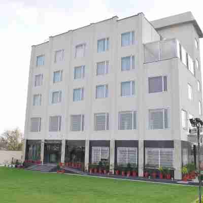 Hotel the Royal Bharti Hotel Exterior