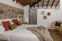 Curolla Petit Hotel Hotels in Llubi