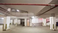 Hotel Orange International - parking