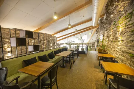 Rija Old Town Hotel Отели рядом с достопримечательностью «Passenger Terminal D»