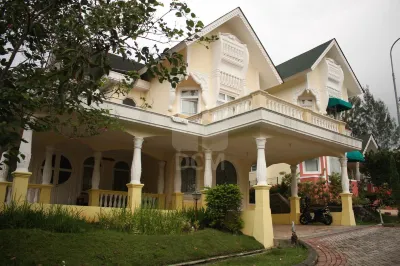 Villa Kota Bunga Dandelion Hotels near Taman Bunga Nusantara