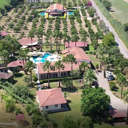 Grenadine Lodge
