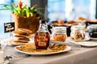 Lake Geneva Hotel - breakfast