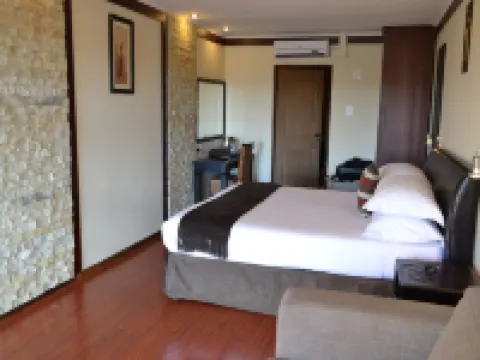 シティ ステイ ウエスト マセルのホテル