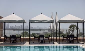 Taj Lands End