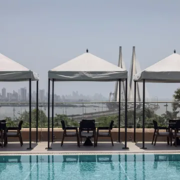 Taj Lands End