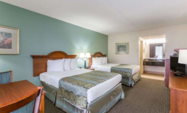 Baymont by Wyndham Sarasota