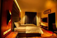 Hyde Park Hotels in Manjeri