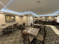 La Quinta Inn by Wyndham Cincinnati North Hotels in Springdale