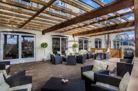 The Three Swans Hotel, Market Harborough, Leicestershire - parking
