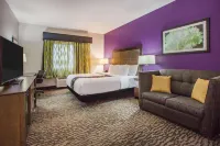 La Quinta Inn & Suites by Wyndham Elkhart - 2-Star