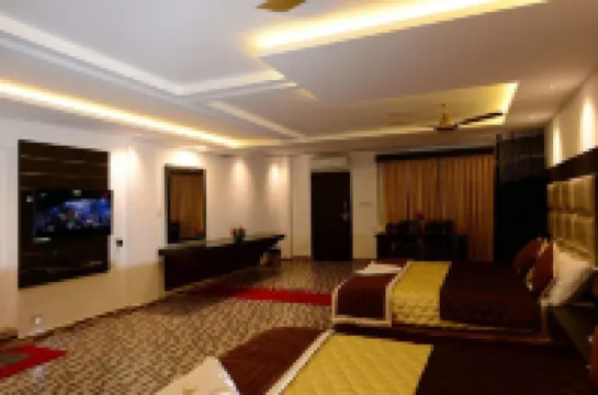 Orchard Valley Resort Hotels near Old Coutralam Falls