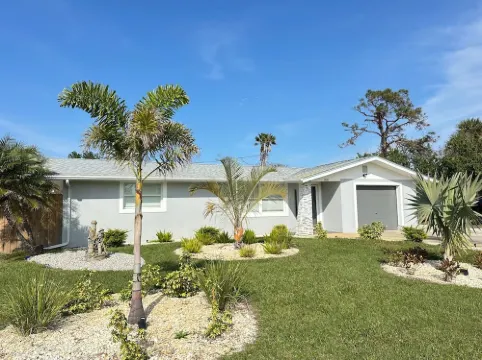 Charming 3-bedroom house with WiFi, AC in enjoyable Venice