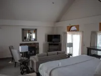 Lone Tree Golf Club and Hotel Hotels in Lone Tree