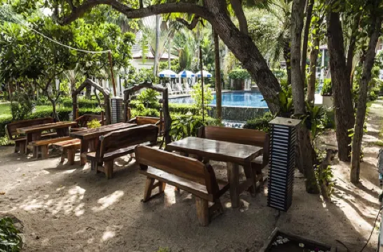 Koh Tao Montra Resort Отели рядом с достопримечательностью «Sup Tao, Stand Up Paddle Boarding»